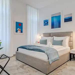 Gasthof Tango Luxury, Split